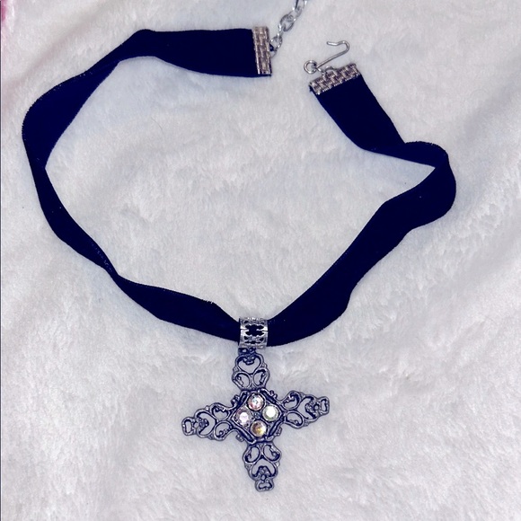 Elegant Black and Silver Cross Pendant Velvet Vintage Choker - Picture 1 of 3